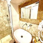 Granoro Bed & Breakfast 4*