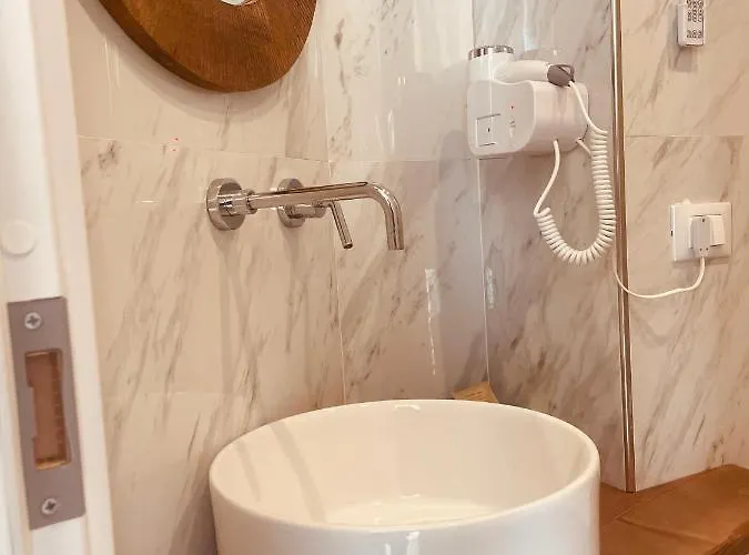 Granoro Nocleg ze śniadaniem 4*